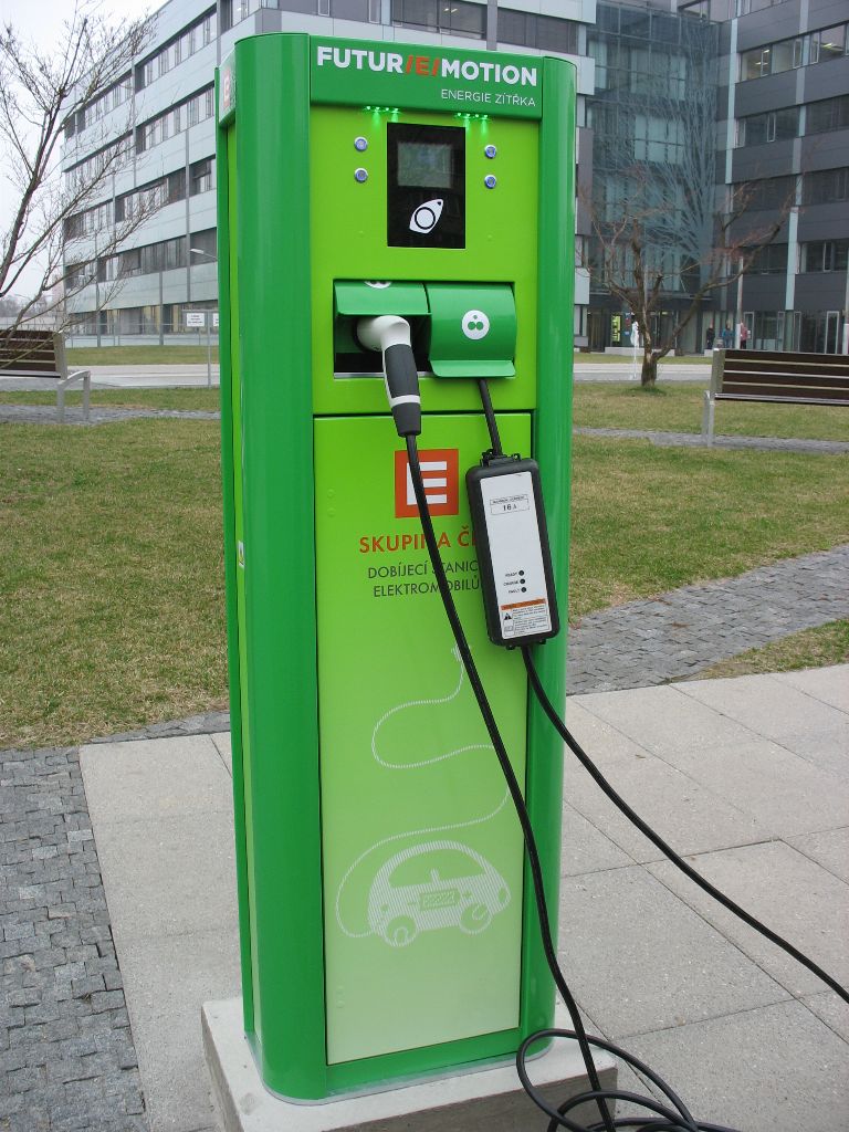 Dobíjecí stanice elektromobilů, ČEZ