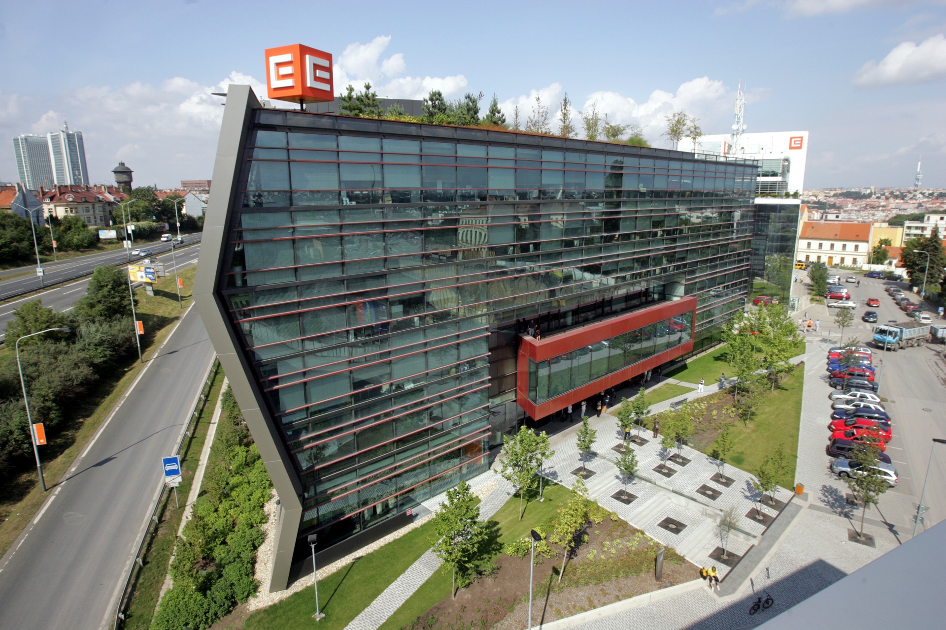 CEZ Group has completed the sale of its Romanian companies to Macquarie Infrastructure and Real