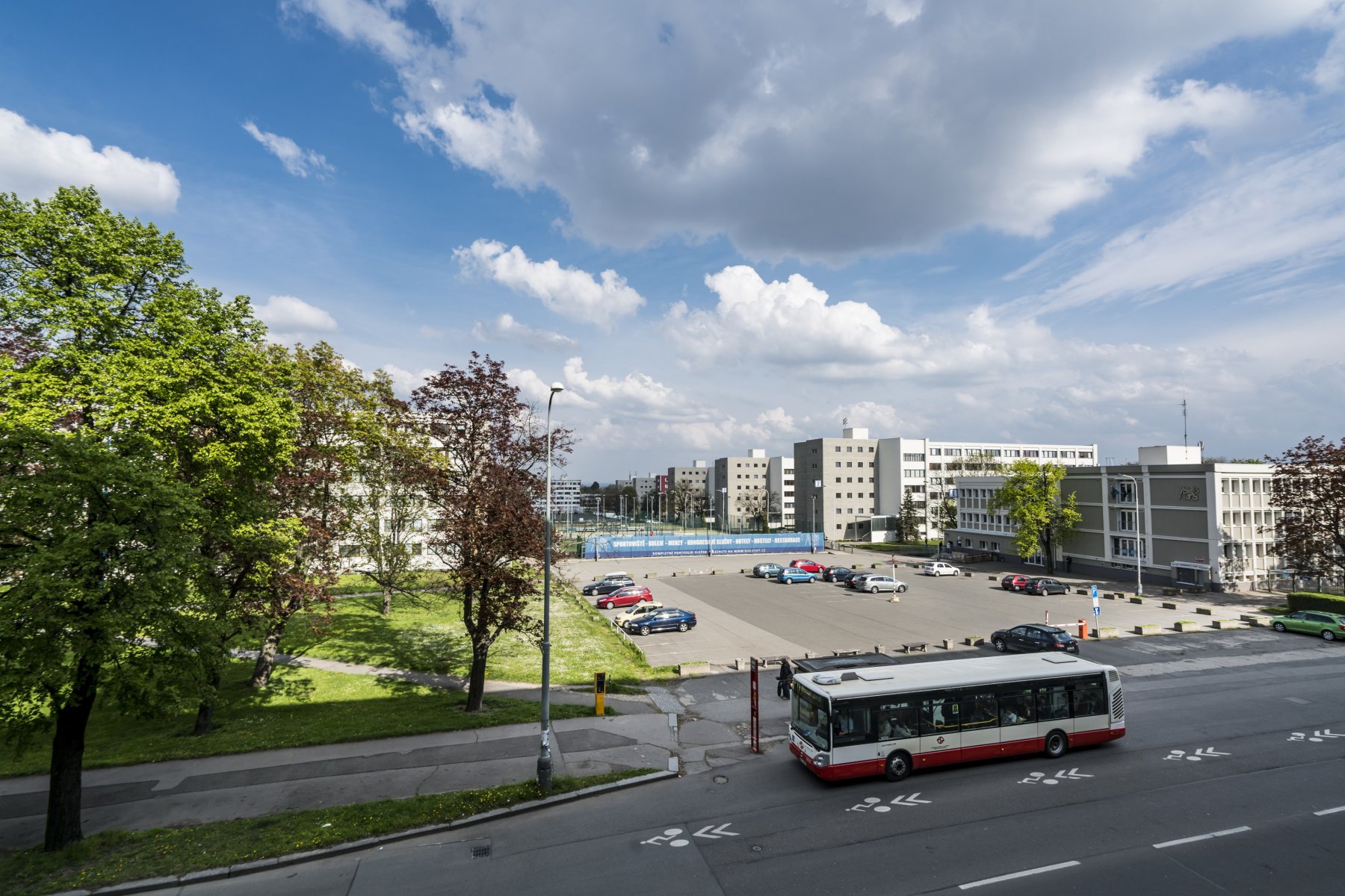 Koleje Strahov, největší koleje v ČR jsou součástí největšího projektu EPC (ČVUT)