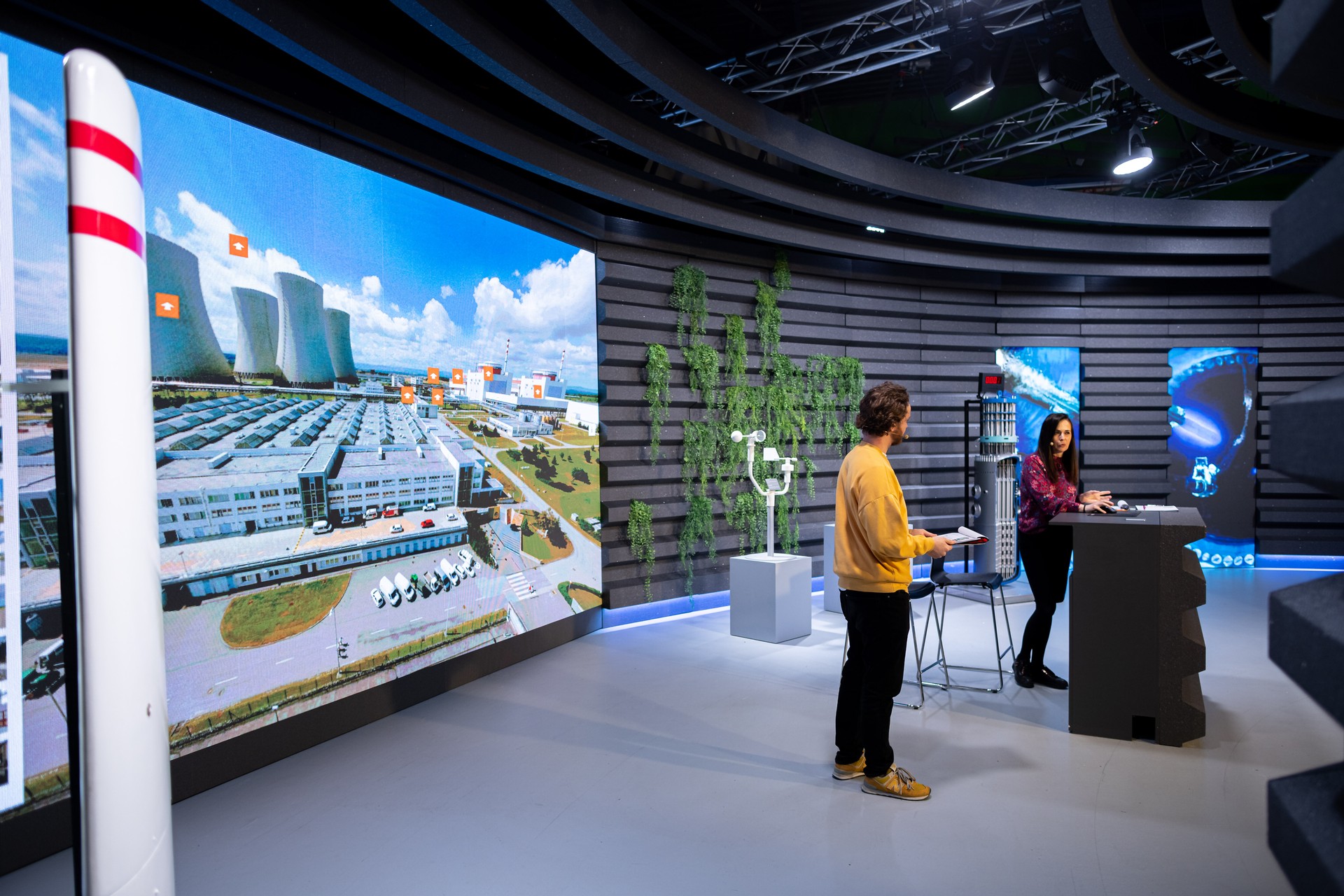 Zájemce o jadernou energetiku vezmeme do útrob Temelína a Dukovan.