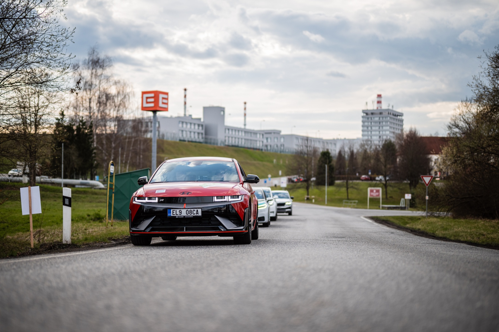 Světový pohár elektromobilů slavnostně odstartoval v Jaderné elektrárně Temelín