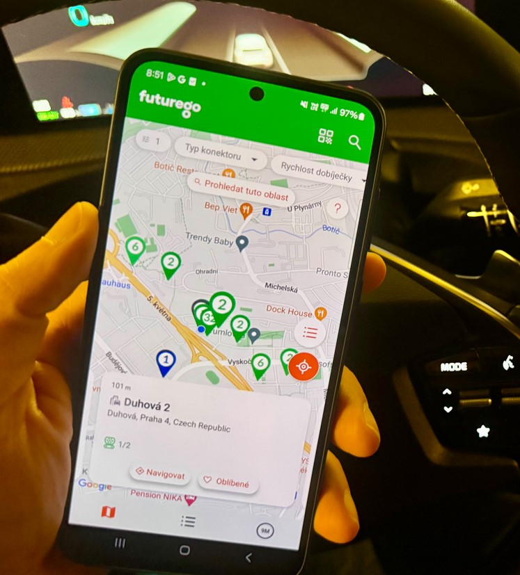 ČEZ má pro řidiče elektroaut novou generaci aplikace futurego. Přináší snadnější dobíjení a více funkcí