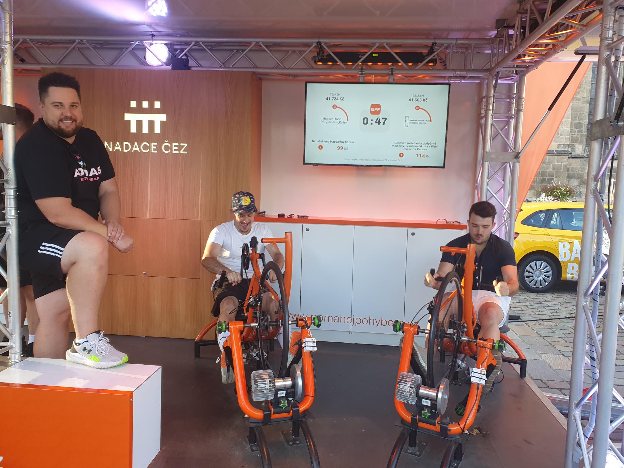 Oranžové kolo na plzeňském Festivalu na ulici