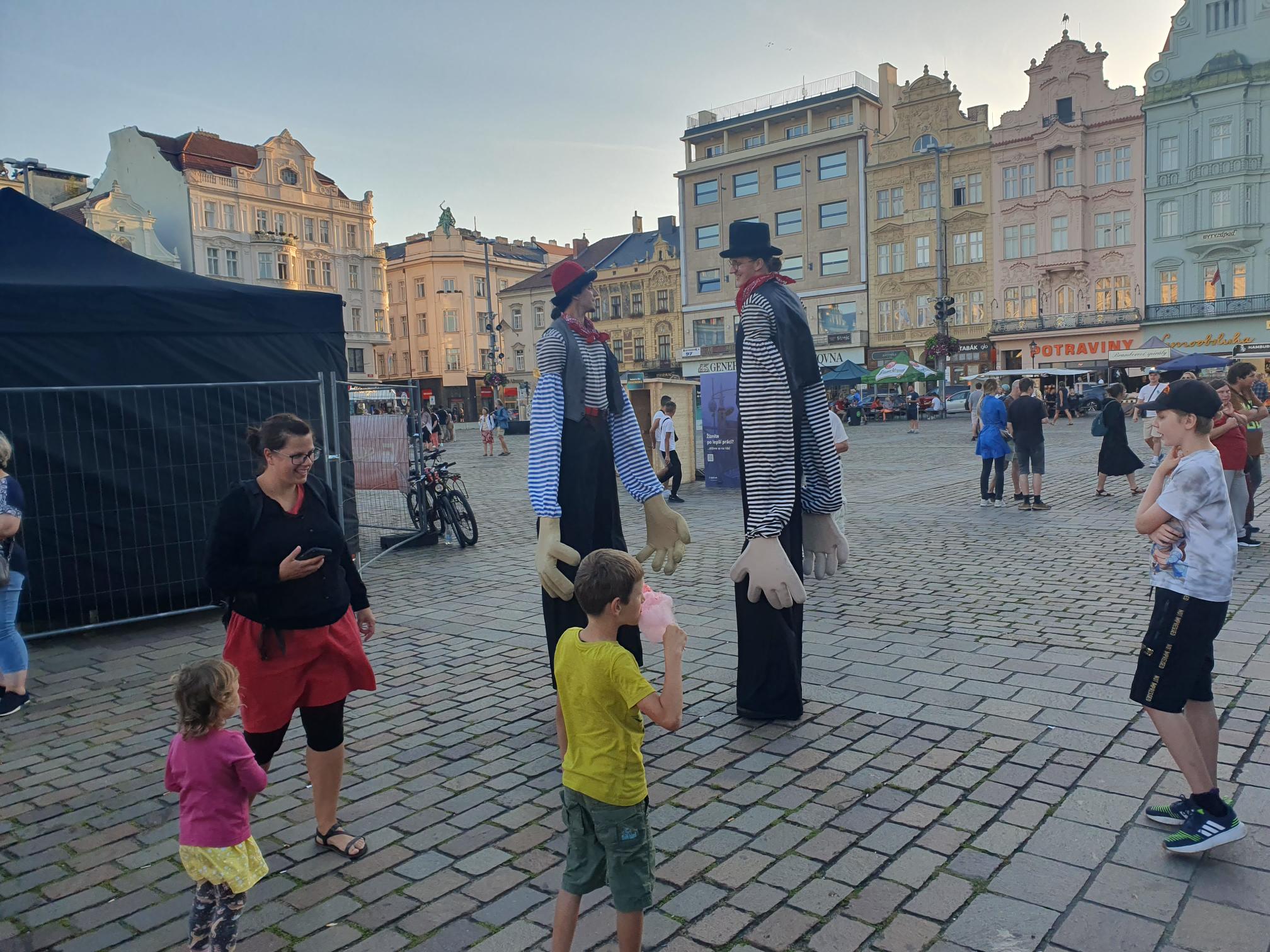Oranžové kolo na plzeňském Festivalu na ulici