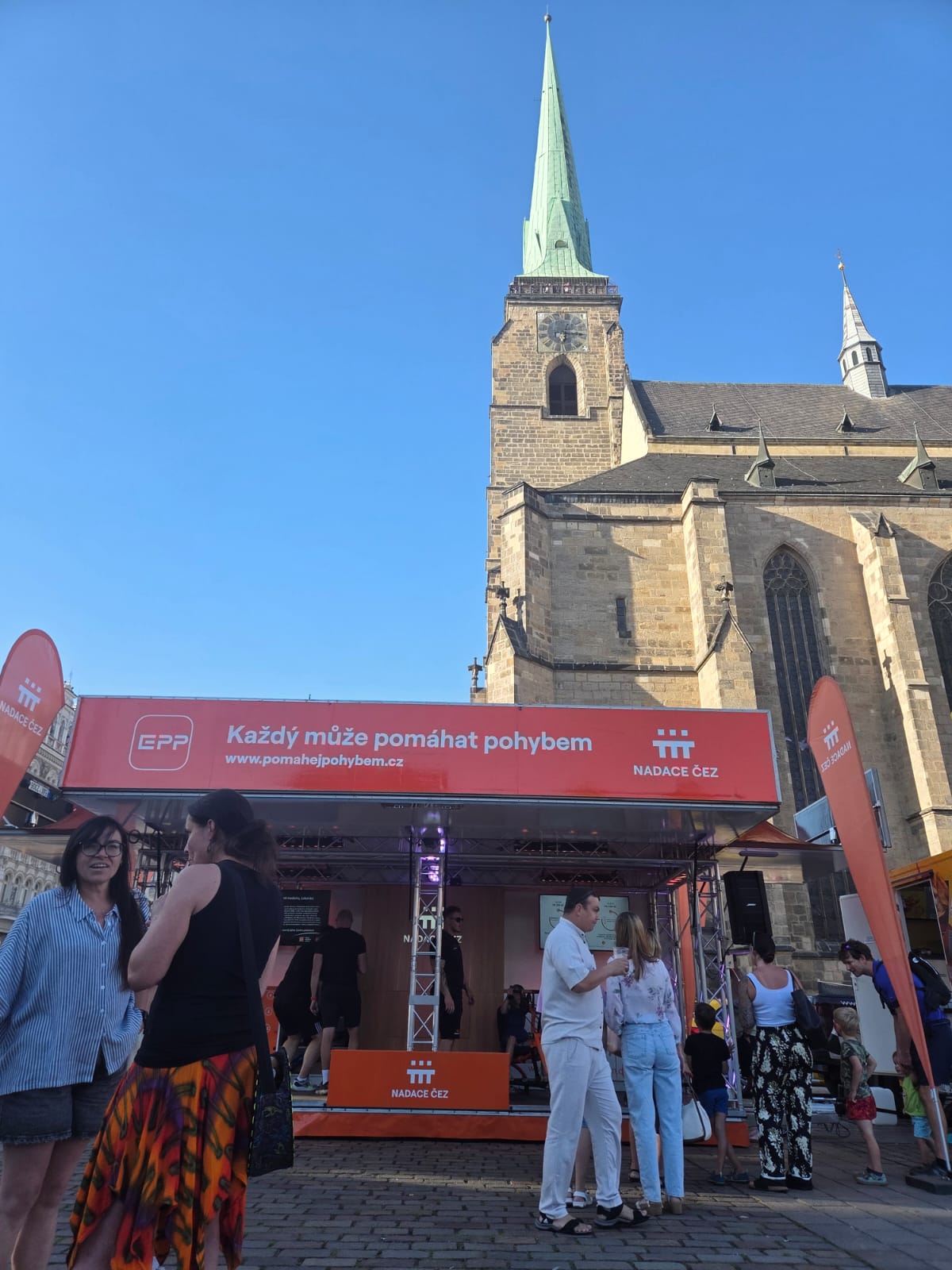 Oranžové kolo na plzeňském Festivalu na ulici