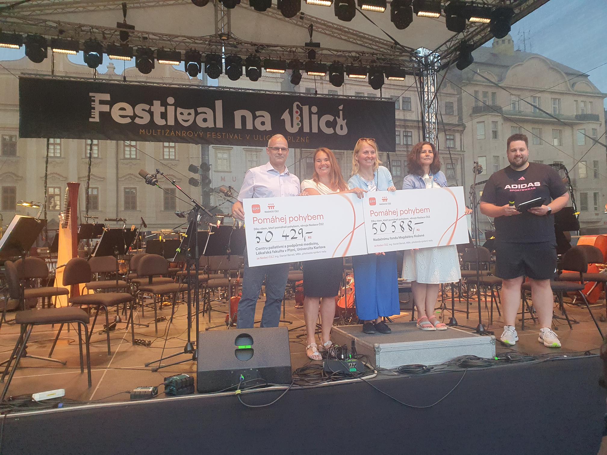 Oranžové kolo na plzeňském Festivalu na ulici