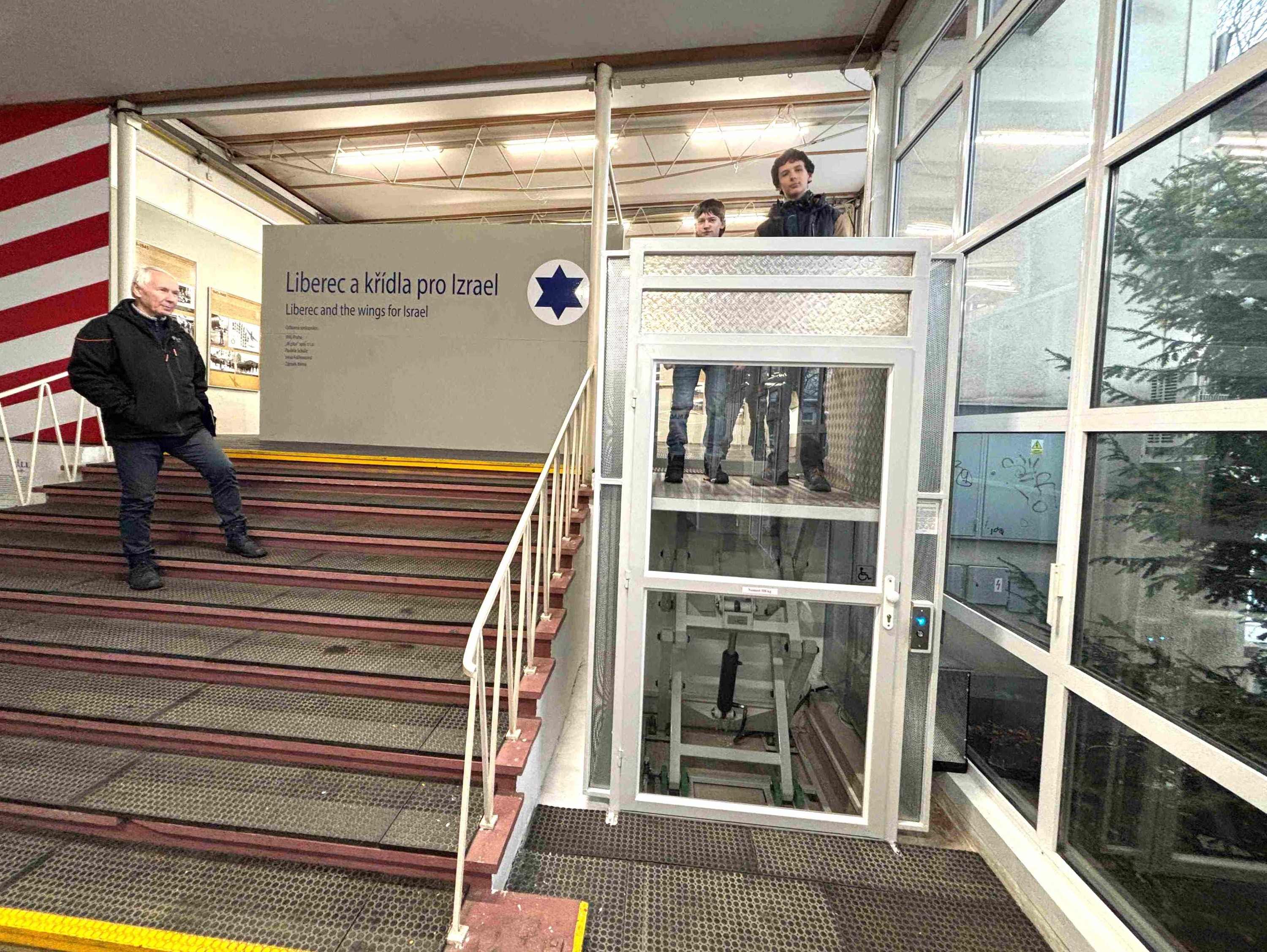 Zdvihací plošina pro TM Liberec