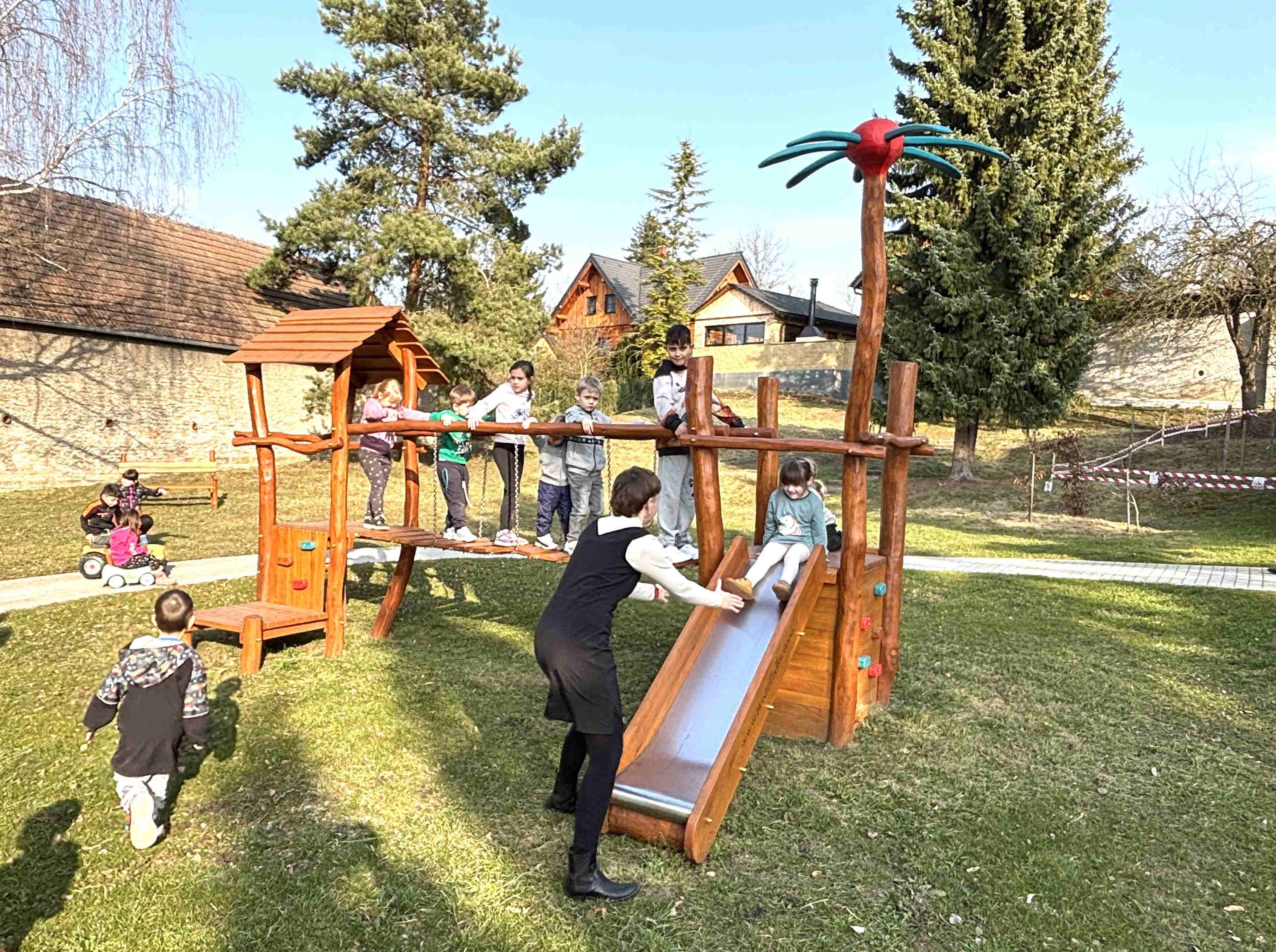 Oranžové hřiště MŠ Jíkev