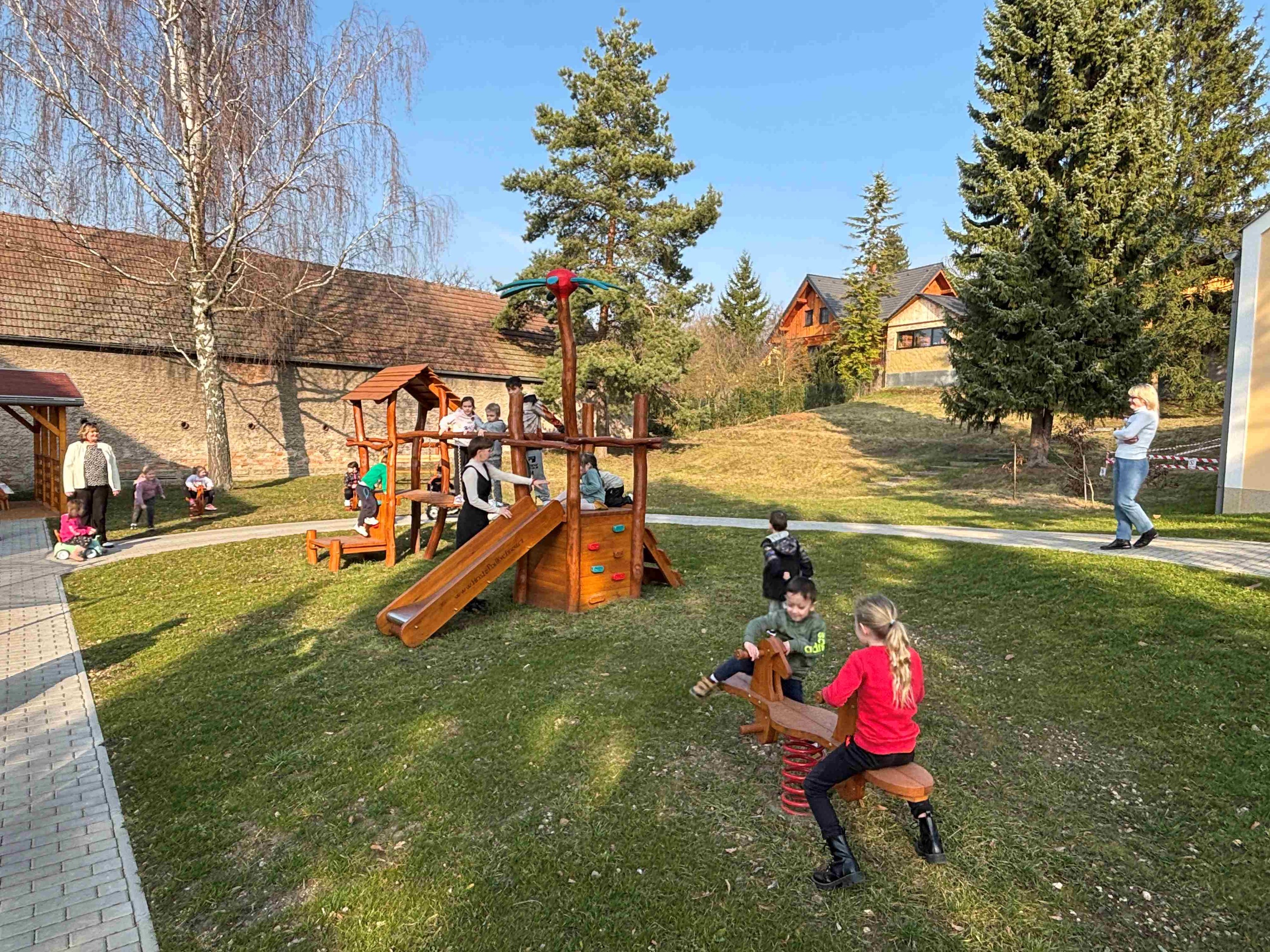 Oranžové hřiště MŠ Jíkev