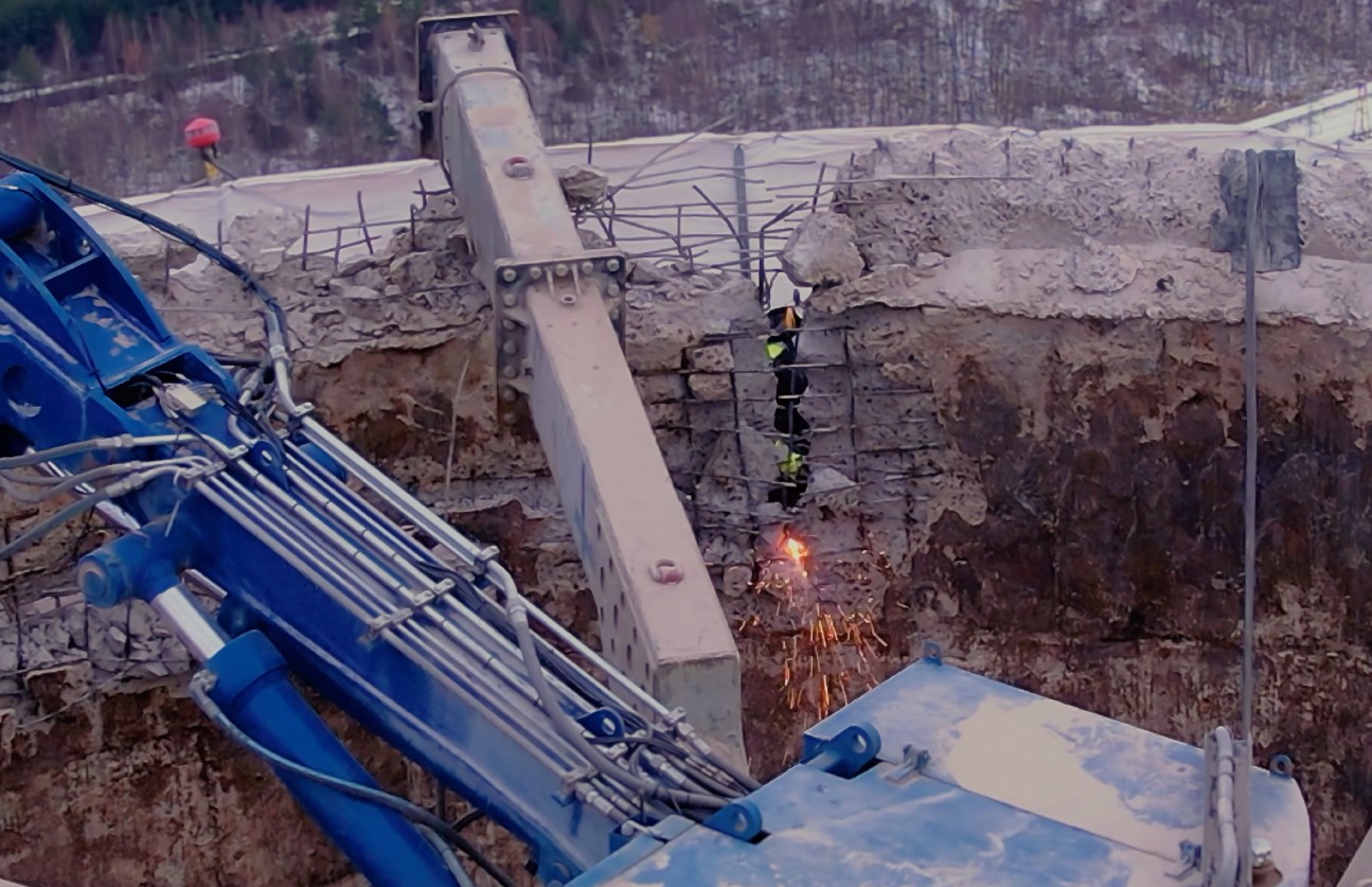 Demolice komína EPR2