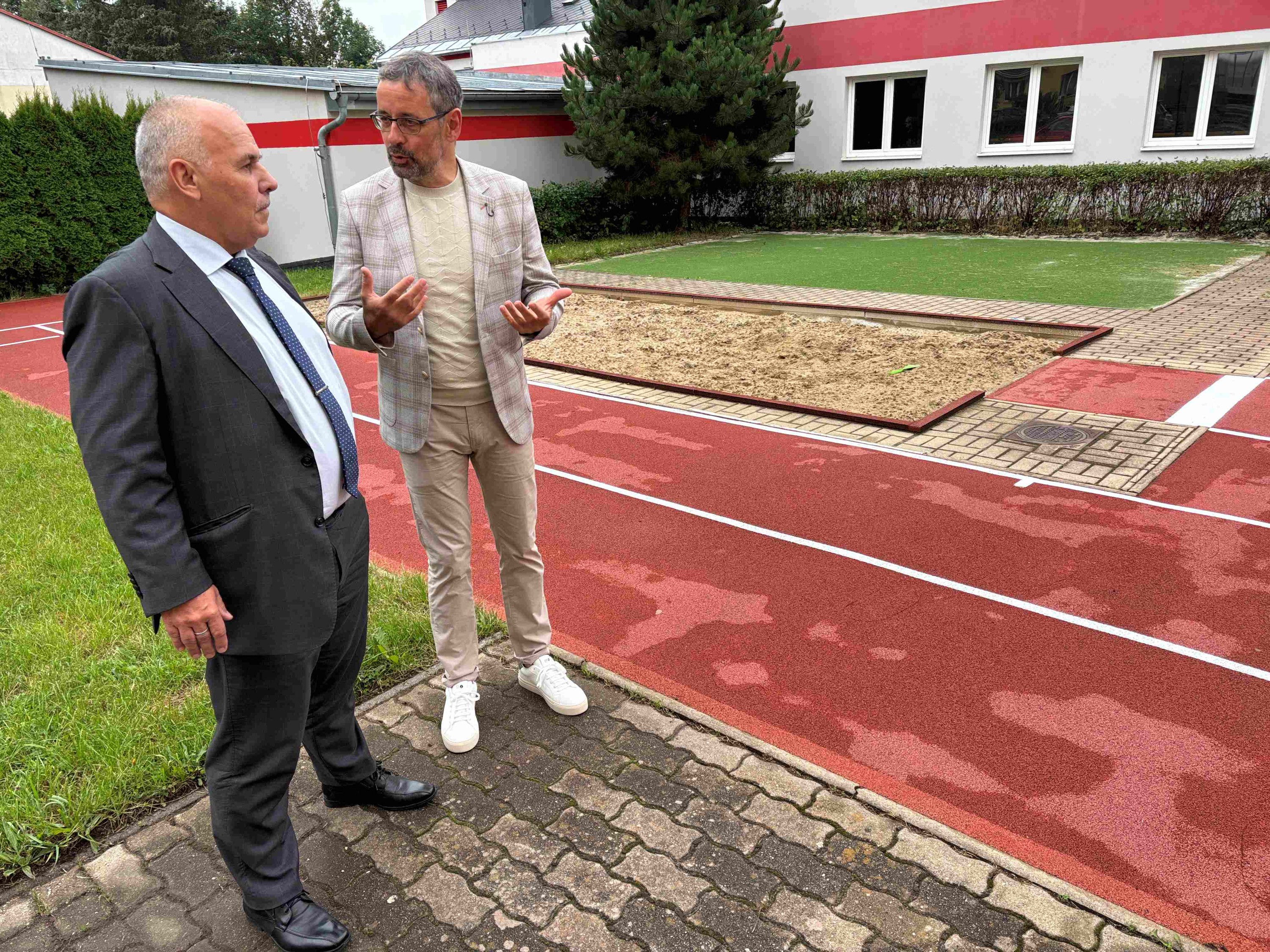 Obnova školního Oranžového hřiště u ZŠ Vejprty