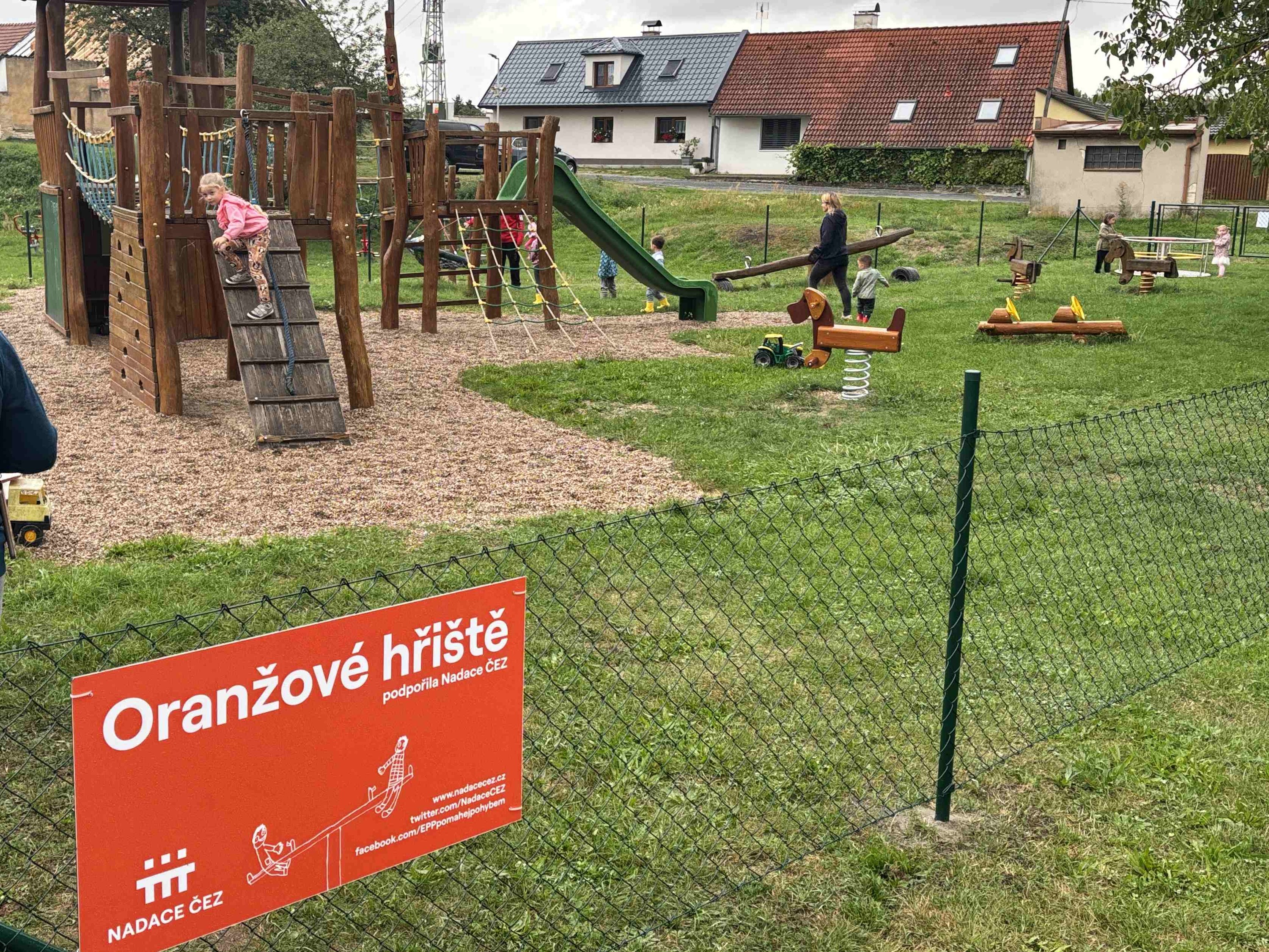 Oranžové hřiště Ostrá