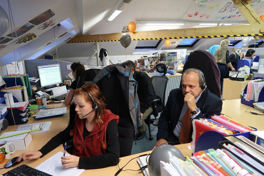 vladimir-budinsky-mistopredseda-predstavenstva-cez-distribuce-na-prislechu-pri-realnem-hovoru-na-call-centrum-v-zabrehu.jpg