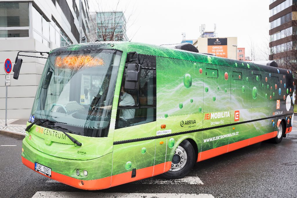 elektrobus_pst_cez_arriva_1.jpg