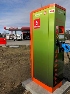 rychlodobíjecí stanice - Benzina