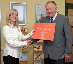 Michal tuček z Jirkova přebírá cenu