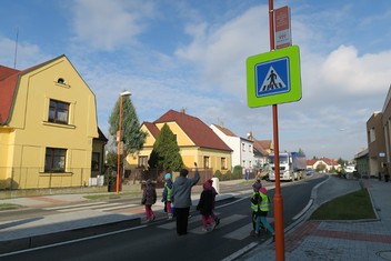 Oranžový přechod Lužany.