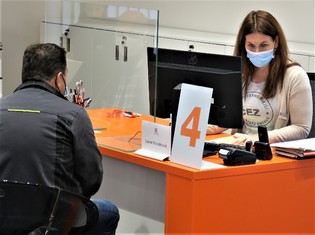 Zákaznické centrum Skupiny ČEZ v Chomutově se přestěhovalo do nového, a to do Galerie Pošta na Palackého ulici. 