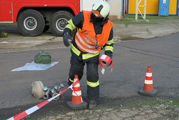 Vymezování ochranného pásma velitelem zásahu.