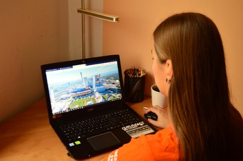 Virtuálně vás přeneseme do elektrárny... ...a nabijeme vás poznatky o elektřině.