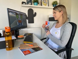 Prostory elektrárny vás na dálku provedou naši průvodci. Dozvíte se i spoustu perliček z provozu.