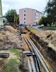 Výměna zastaralého rozvodu teplé vody v ulici J. A. Gagarina byla rozdělena do dvou částí. První proběhla již v roce 2019 a obnášela výměnu 119 metrů potrubí. Vloni pak bylo vyměněno zbylých 212 metrů.
 
