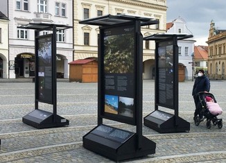 Putovní výstava unikátních fotografií a informací z výzkumů na aktuální téma „Voda a civilizace“ dorazila do Mělníka. Těm, co až do 28. dubna zavítají na náměstí Míru, přiblíží na velkoformátových panelech klíčový význam této životodárné tekutiny od náboženských přes ekonomické, fyzikálně-technické až po krajinné, ekologické, historické či politické souvislosti. 