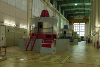Čtyři bloky Orlíku - největší akumulační vodní elektrárny České republiky.