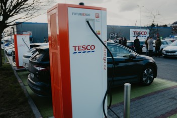 Dobíjecí stanice, Tesco Kolín