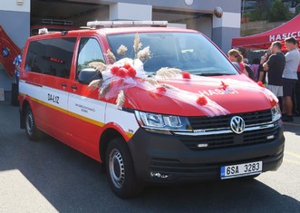 Novým vozidlem dobrovolných hasičů je VW Transport 4x4.