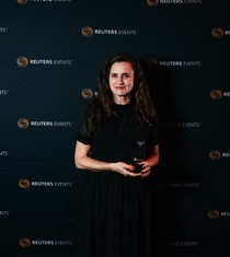 Michaela Chaloupková, členka představenstva a Chief Sustainability Officer ČEZ s oceněním Reuters Responsible Business Awards 2023