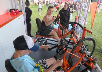 Zájem o jízdu na oranžových handbike byl obrovský.