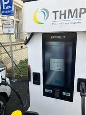 Ultrarychlá dobíjecí stanice s integrovanou akumulací