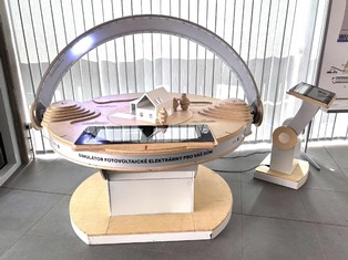 Simulátor fotovoltaické elektrárny pro váš dům.