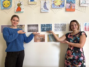 Během terapie mnohdy pomohou i různá životní moudra. Vlevo Veronika Bauerová, vpravo Veronika Bartoňová, etodepedky z Chomutova.