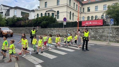 Za všechny byl ke slavnostnímu přestřižení pásky vybrán Oranžový přechod v ulici Velká Hradební. 