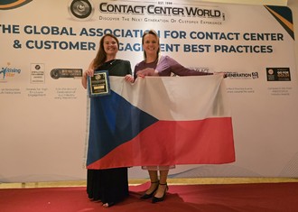 Kontaktní centra ČEZ Prodej velmi úspěšné reprezentovaly Slavěna Summerfield (vpravo) a Vladimíra Rosendorfová