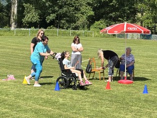 Sportovní den pro handicapované v Úhošťanech v režii sdružení Světlo Kadaň.