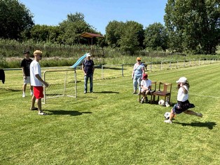 Sportovní den pro handicapované v Úhošťanech v režii sdružení Světlo Kadaň.